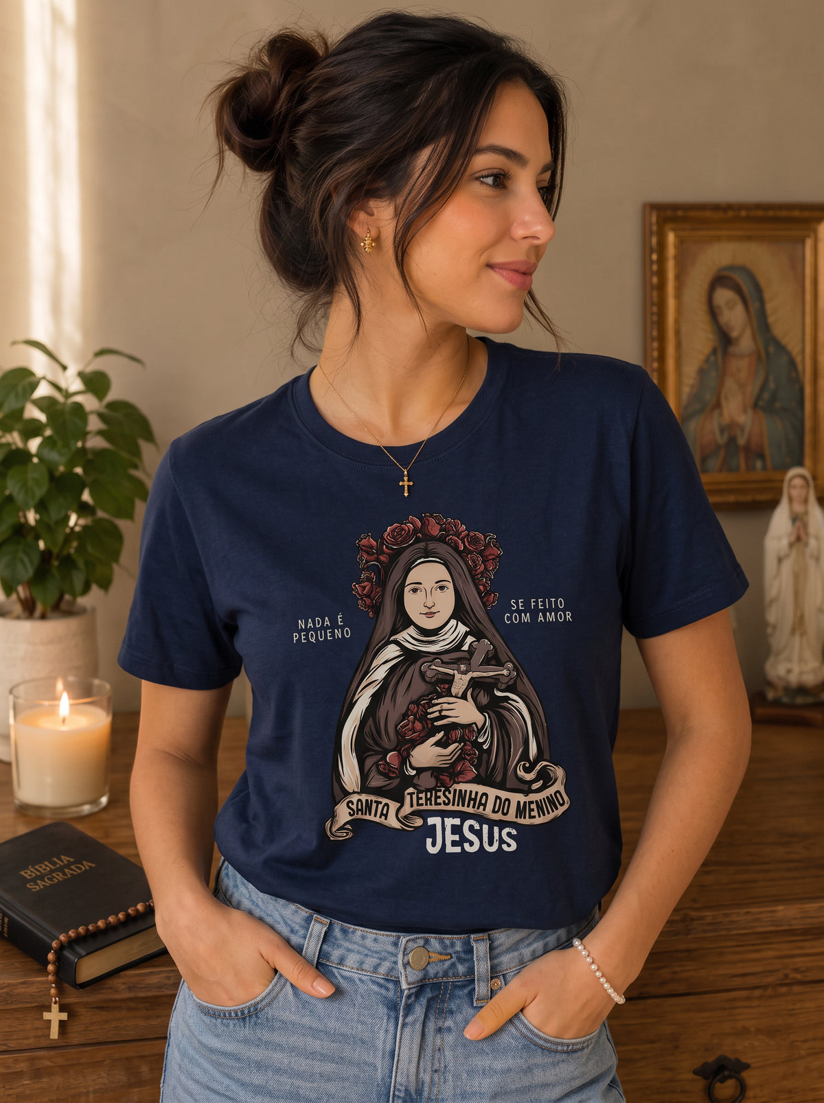 Camiseta Feminina Santa Teresinha do Menino Jesus – Nada é Pequeno se Feito com Amor