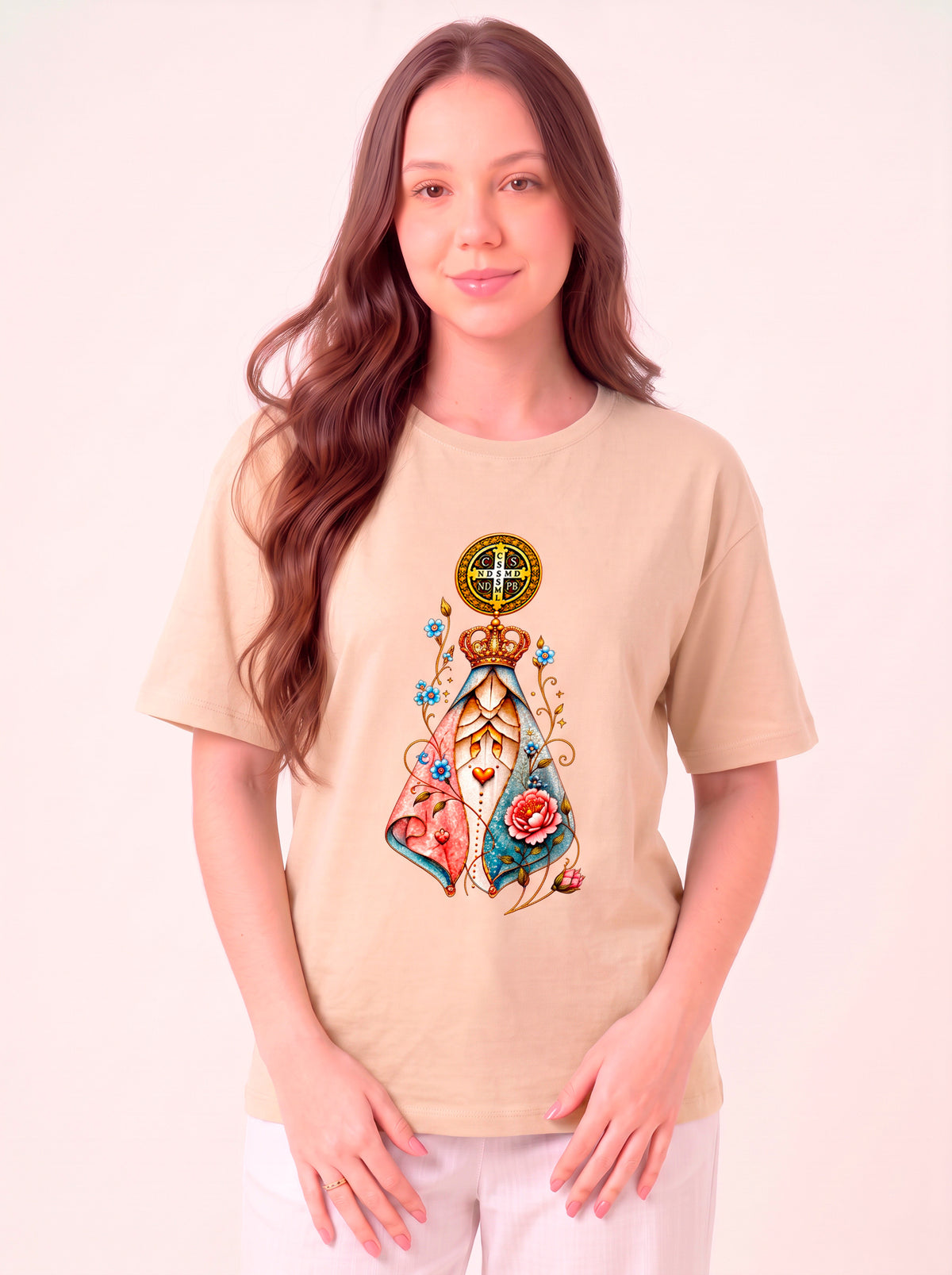 Camiseta Feminina Nossa Senhora Aparecida com Medalha de São Bento