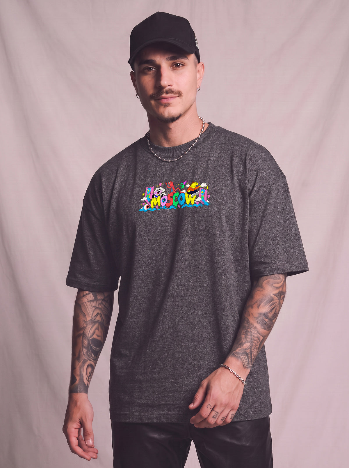 CAMISETA MASCULINA SMILING FRIENDS - COLOR CHAOS