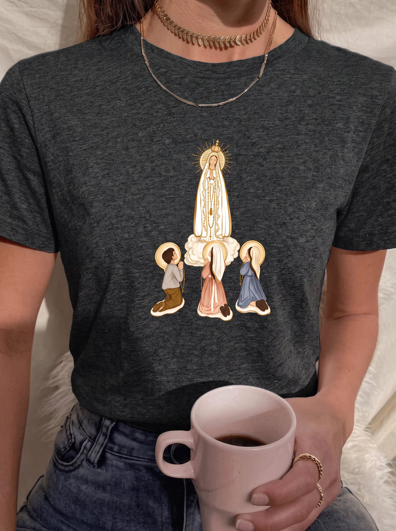 Camiseta Feminina Nossa Senhora de Fátima – Luz que Guia