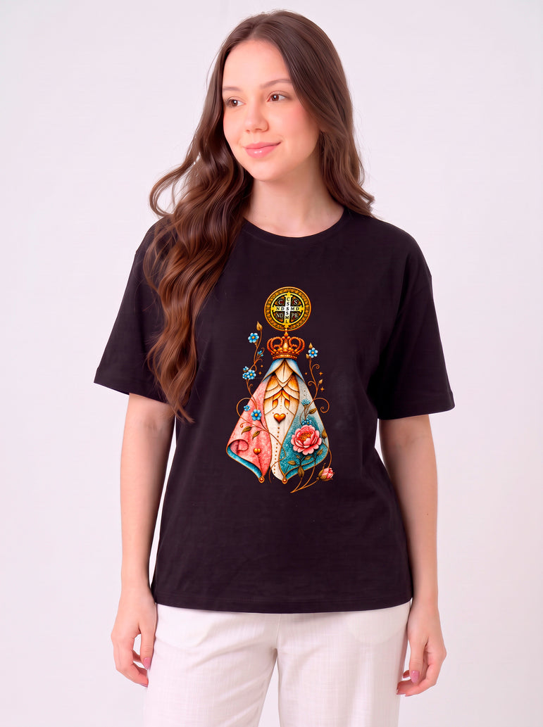 Camiseta Feminina Nossa Senhora Aparecida com Medalha de São Bento