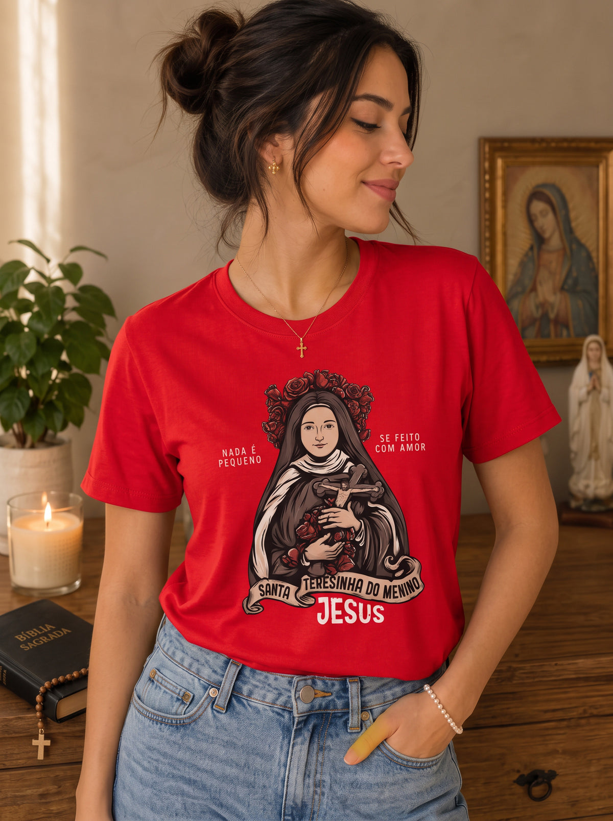 Camiseta Feminina Santa Teresinha do Menino Jesus – Nada é Pequeno se Feito com Amor