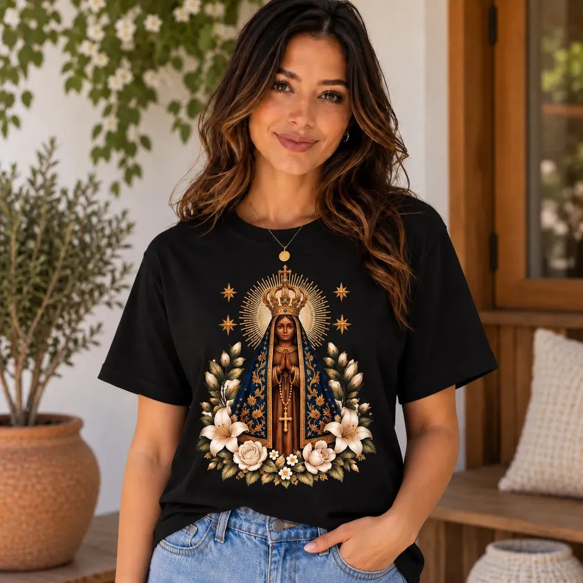 Camiseta Aparecida Lírios e Rosas Feminina Preto