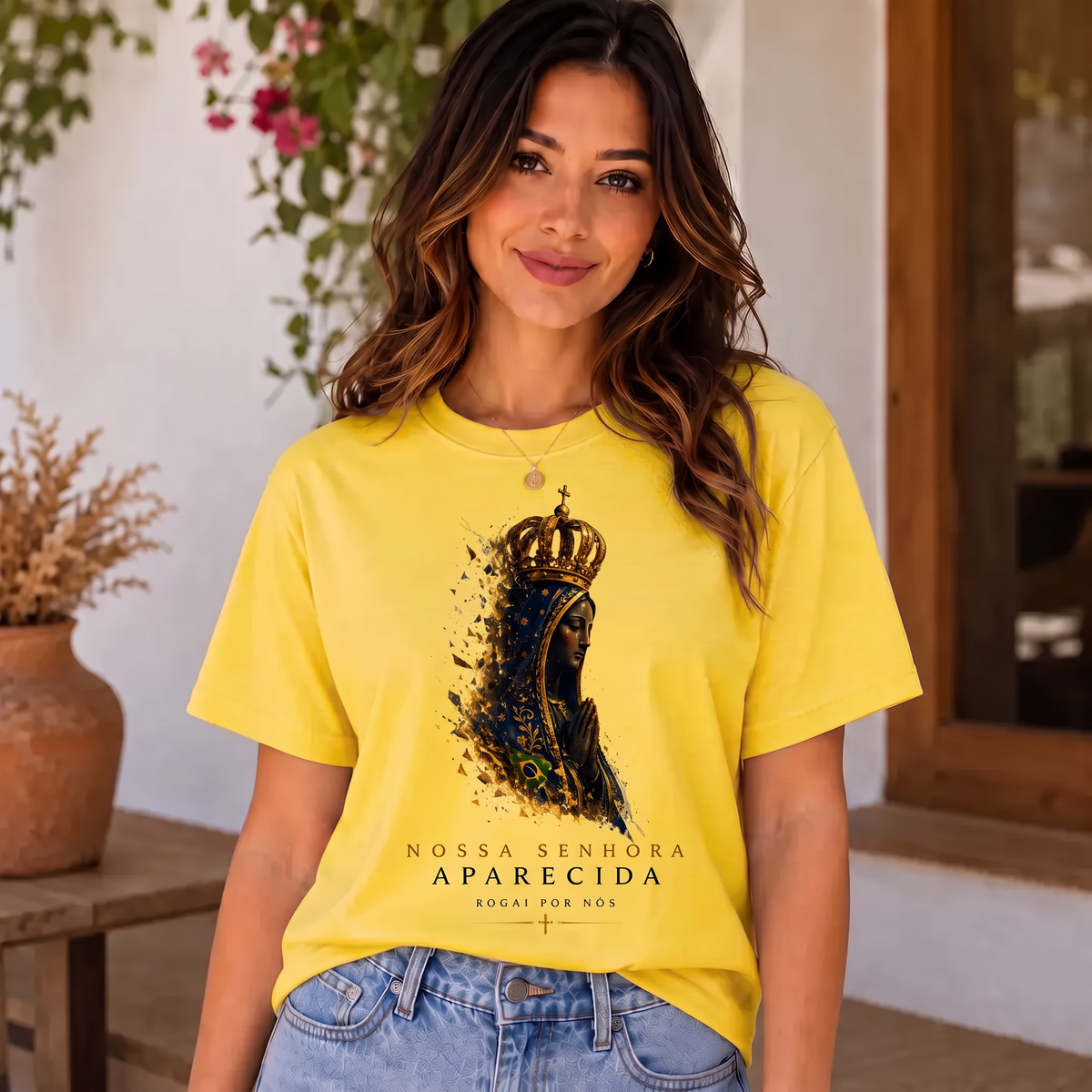 Camiseta Nossa Senhora Aparecida Rogai por Nós Feminina Amarela